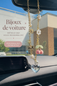 Un assortiment de bijoux en forme de voiture, incluant colliers et bracelets, présenté de manière élégante.