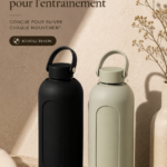 Bouteille Durabottle à côté d'accessoires de sport dans un environnement lumineux
