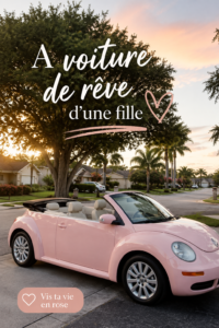 Femme posant devant sa voiture de rêve, souriante et heureuse.
