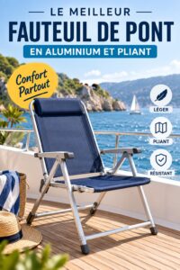 Chaise de pont moderne sur un bateau, parfaite pour la détente en plein air.